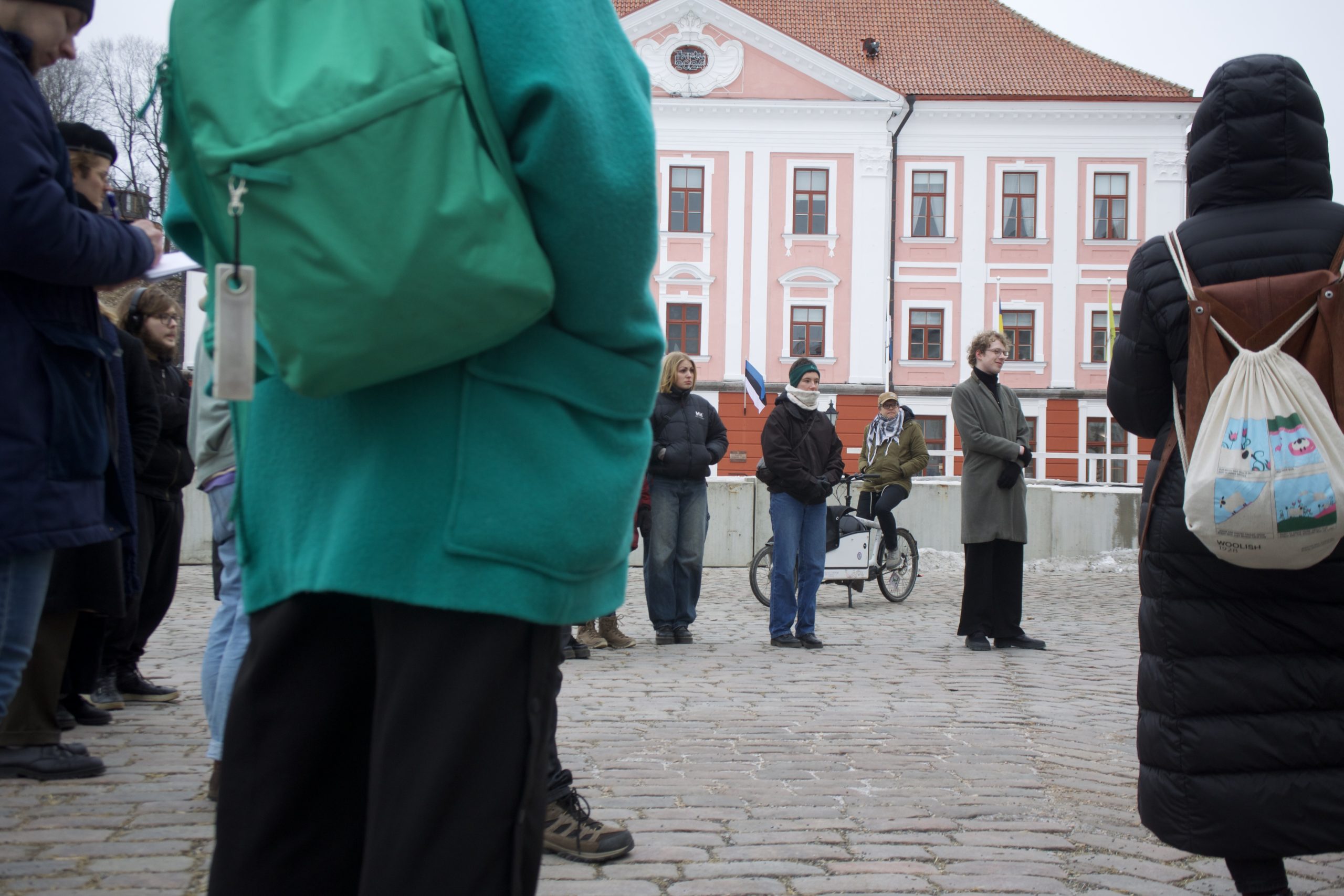 Võrdsust ja lilli: Progressiivid korraldasid naistepäeva puhul meeleavalduse